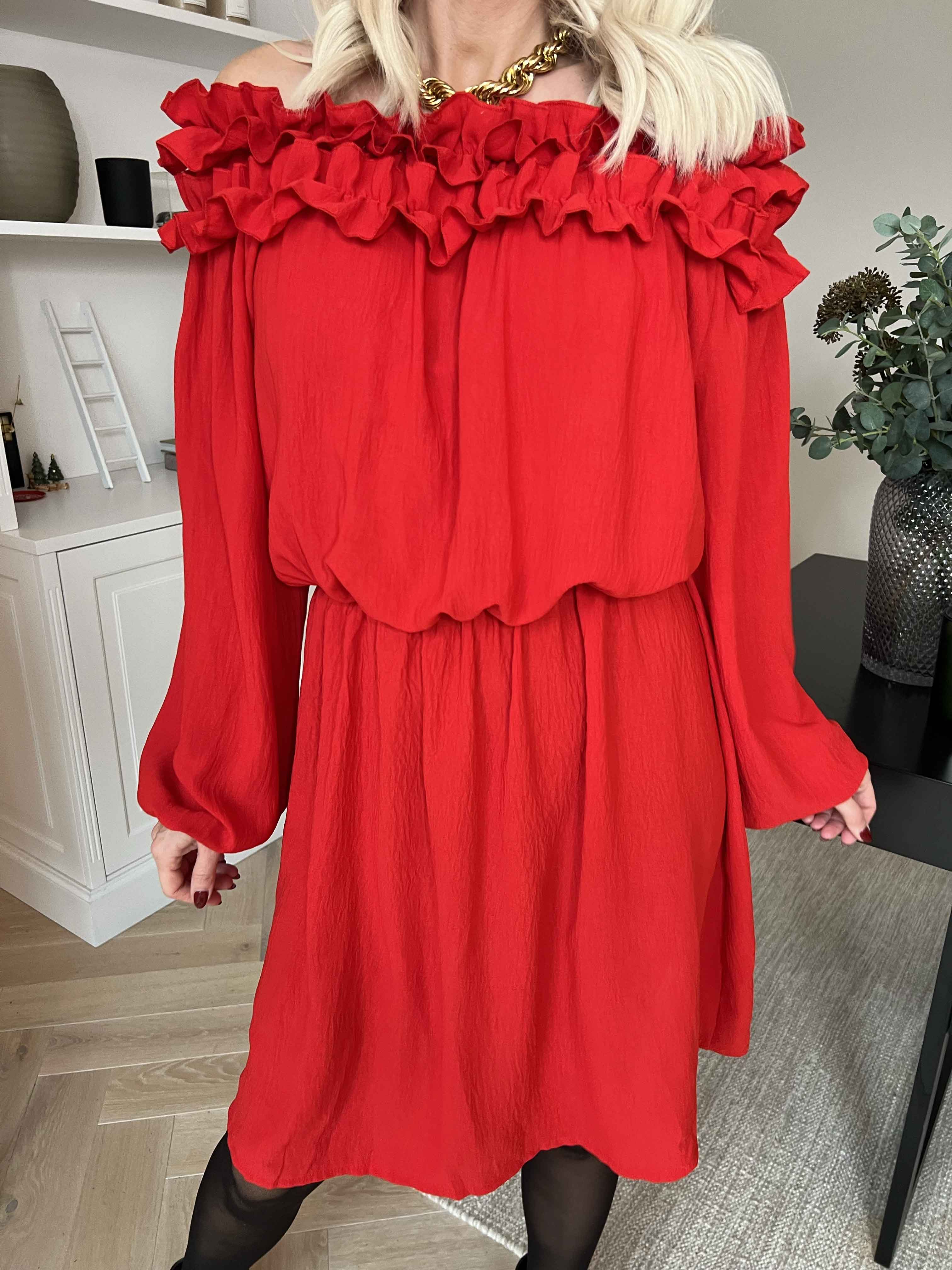 Chili Fitted Dress - Sød kjole med flæsekant og elastik i taljen